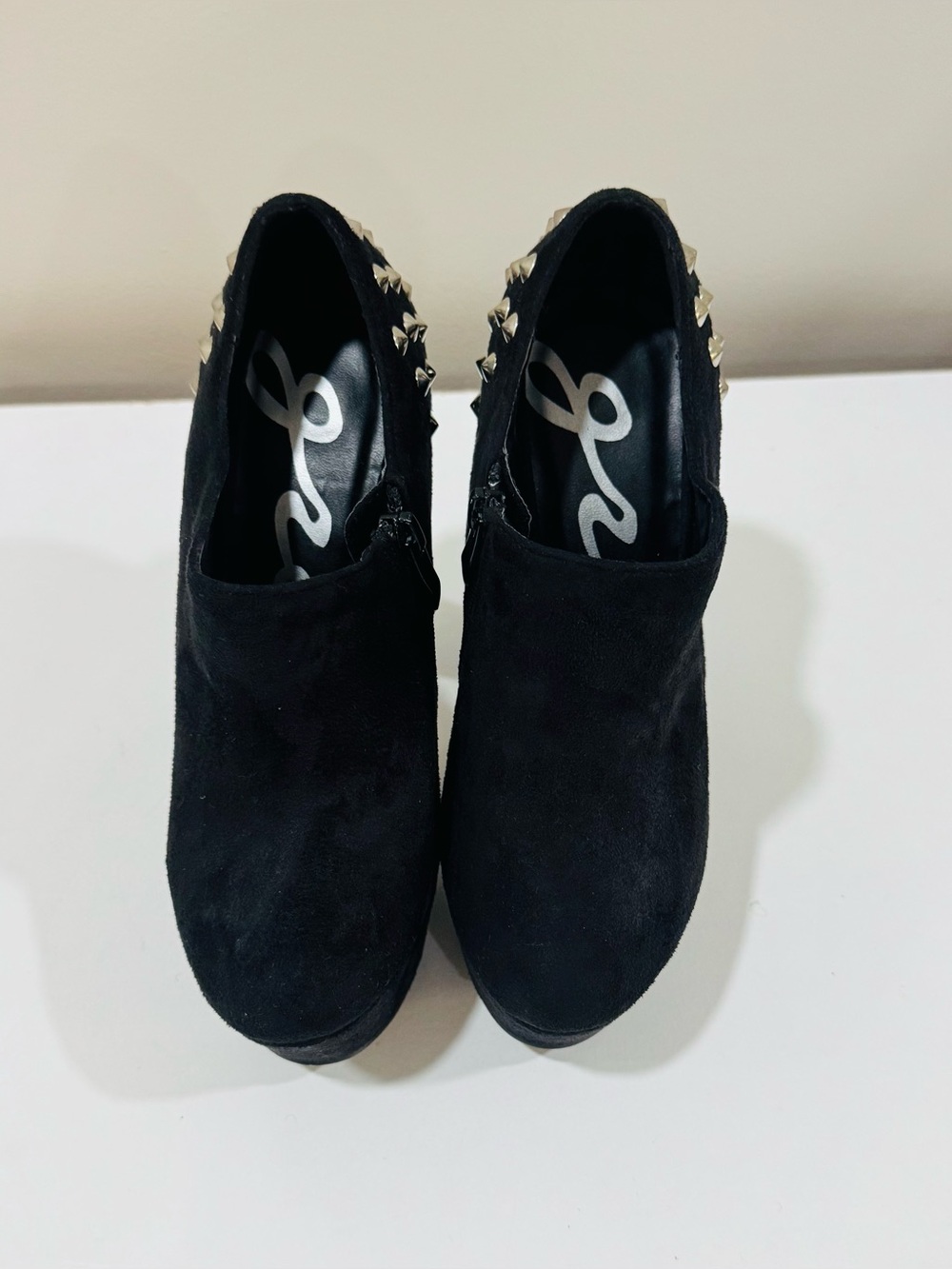 Women’s Black Suede Platform Ankle Bootie Heels Studded Size 6 - Picture 4 of 4